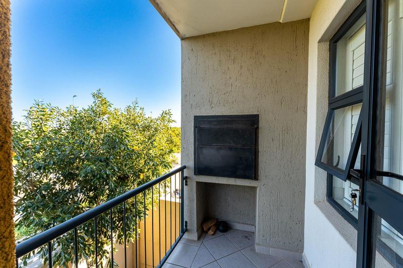 To Let 2 Bedroom Property for Rent in Buh Rein Estate Western Cape